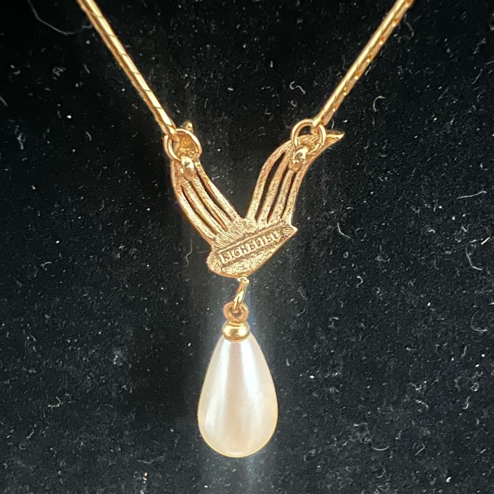Vintage Richelieu Pearl Drop Necklace - Picture 3 of 4